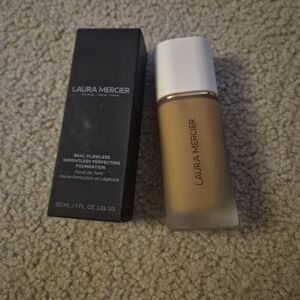 Laura Mercier Real Flawless Foundation 4C1 Praline